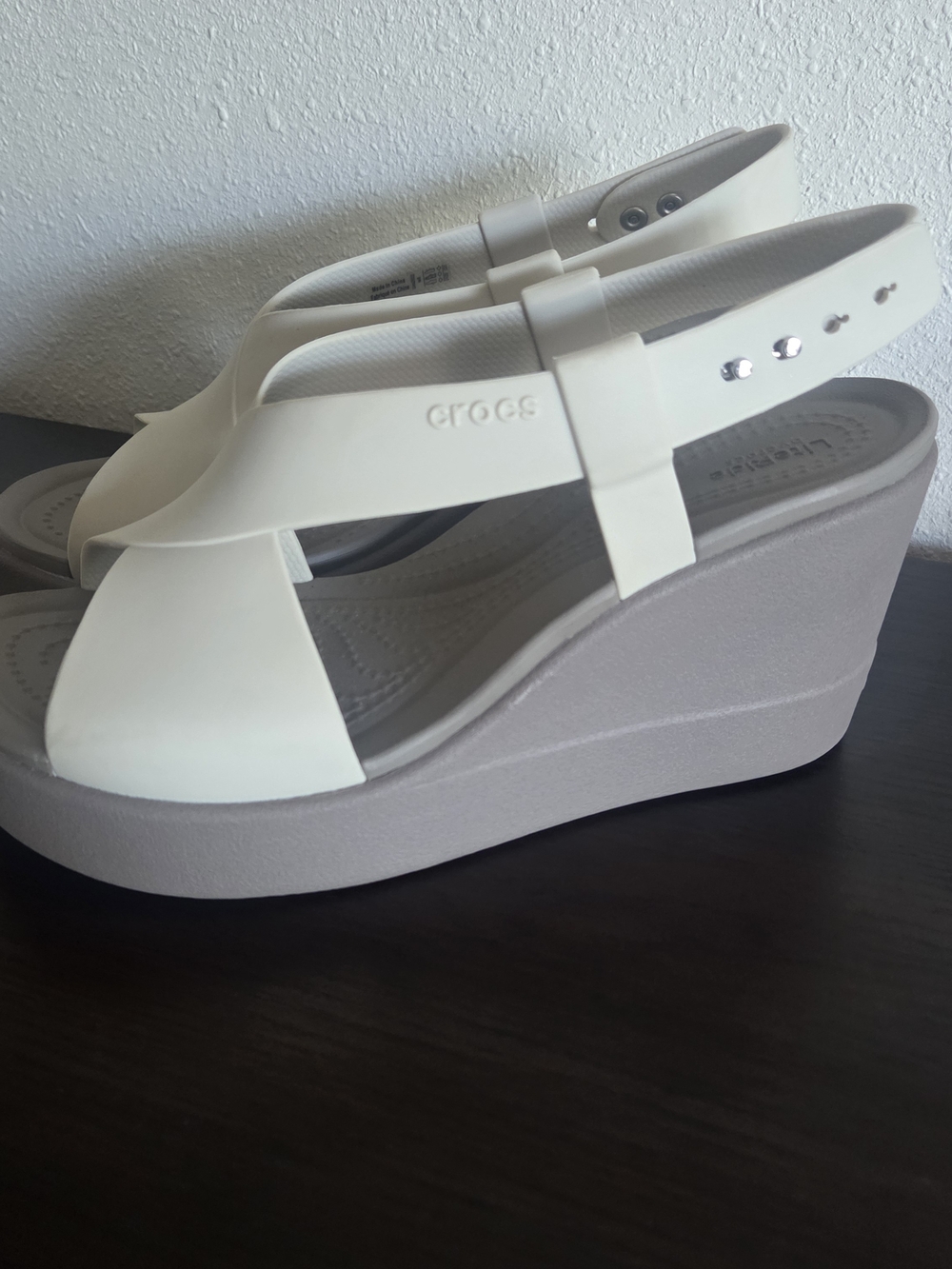 Crocs LiteRide Brooklyn High Wedge Platform Crossover Sandal Women's Size 8 - Picture 2 of 8